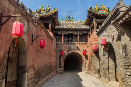 Téléchargez les photos : Ancienne porte du village de Zhangbicun, province du Shanxi, Chine - en image libre de droit