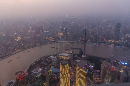 Téléchargez les photos : Vue aérienne de Shanghai avec rivière Huangpu, Chine - en image libre de droit