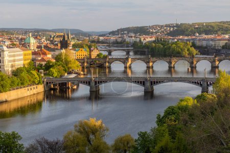 Foto de Vista aérea de puentes en Praga, República Checa - Imagen libre de derechos