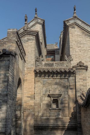 Téléchargez les photos : Détail du château de Hongmen dans la cour familiale de Wang dans le comté de Lingshi, Chine - en image libre de droit