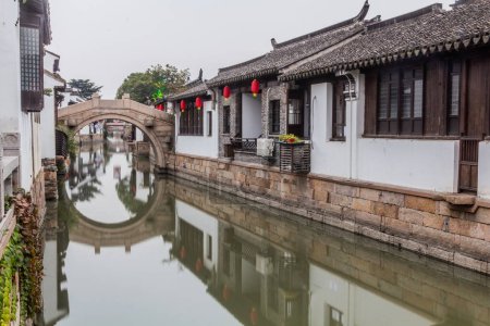 Foto de Canal en Luzhi ciudad de agua, provincia de Jiangsu, China - Imagen libre de derechos