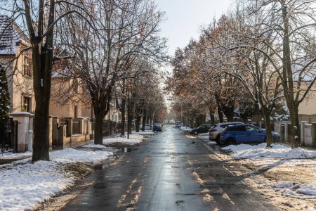 Foto de Vista de invierno de la calle Pivovarska en Lysa nad Labem, República Checa - Imagen libre de derechos