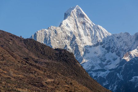 Téléchargez les photos : Montagne Siguniang dans la province du Sichuan, Chine - en image libre de droit