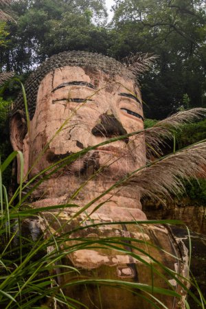 Téléchargez les photos : Bouddha géant à Leshan, province du Sichuan, Chine - en image libre de droit
