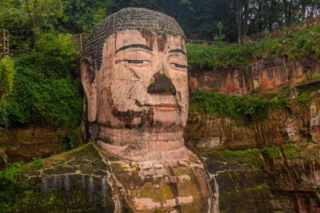Téléchargez les photos : Bouddha géant à Leshan, province du Sichuan, Chine - en image libre de droit