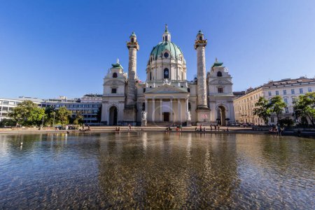 Téléchargez les photos : Karlskirche (Eglise Saint-Charles) à Vienne, Autriche - en image libre de droit