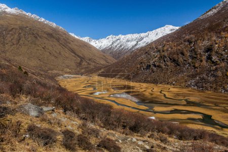 Foto de Valle de Haizi cerca de la montaña Siguniang en la provincia de Sichuan, China - Imagen libre de derechos