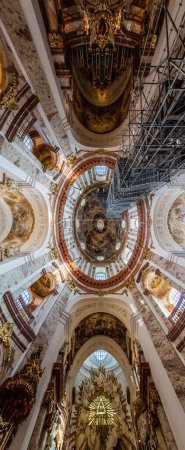 Photo for VIENNA, AUSTRIA - SEPTEMBER 9, 2021: Interior of Karlskirche (St. Charles' Church) in Vienna, Austria - Royalty Free Image