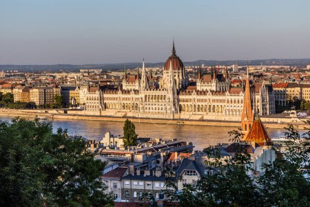 Téléchargez les photos : Danube et Parlement hongrois à Budapest, Hongrie - en image libre de droit