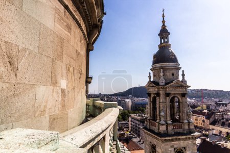 Téléchargez les photos : Vue aérienne de Budapest depuis le cupol de la basilique Saint-Étienne avec sa tour, Hongrie - en image libre de droit