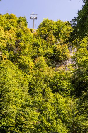 Foto de Teleférico en Pusty zleb valley cerca de la cueva Punkevni, República Checa - Imagen libre de derechos