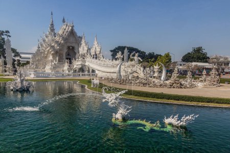 Téléchargez les photos : Wat Rong Khun (Temple Blanc) dans la province de Chiang Rai, Thaïlande - en image libre de droit