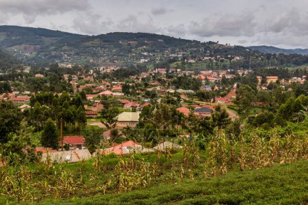 Téléchargez les photos : Vue aérienne de la ville de Kabale, Ouganda - en image libre de droit