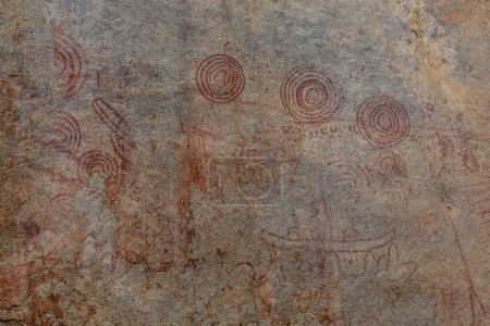 Foto de Pinturas rupestres antiguas en Nyero, Uganda - Imagen libre de derechos