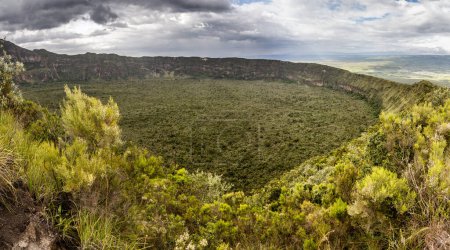 Téléchargez les photos : Cratère du volcan Longonot, Kenya - en image libre de droit