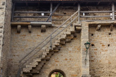Foto de Escalera de muros de fortificación en Rothenburg ob der Tauber, Baviera, Alemania - Imagen libre de derechos