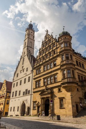 Téléchargez les photos : ROTHENBURG, ALLEMAGNE - 29 AOÛT 2019 : Hôtel de ville de Rothenburg ob der Tauber, Bavière, Allemagne - en image libre de droit
