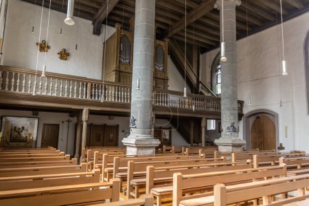 Foto de ROTHENBURG, ALEMANIA - 29 de agosto de 2019: Iglesia de San Johannis en Rothenburg ob der Tauber, Baviera, Alemania - Imagen libre de derechos