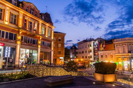 Téléchargez les photos : PLOVDIV, BULGARIE - 30 JUILLET 2019 : Vue du soir sur la vieille ville de Plovdiv, Bulgarie - en image libre de droit