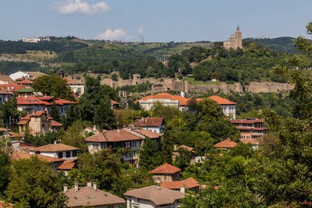 Téléchargez les photos : Veliko Tarnovo ville avec forteresse de Tsarevets, Bulgarie - en image libre de droit