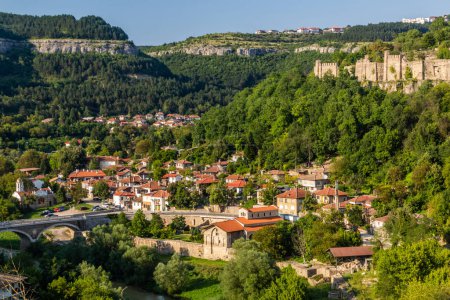 Foto de Veliko Tarnovo ciudad con fortaleza de Tsarevets, Bulgaria - Imagen libre de derechos