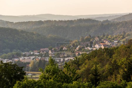 Téléchargez les photos : Vue aérienne de la ville de Sazava, République tchèque - en image libre de droit