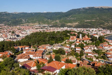 Vista aérea de la ciudad de Ohrid, Macedonia del Norte