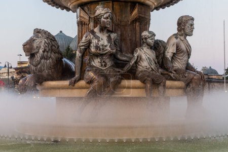 Téléchargez les photos : SKOPJE, MACÉDOINE DU NORD - 9 AOÛT 2019 : Détail du monument Philippe II de Macédoine à Skopje, Macédoine du Nord - en image libre de droit