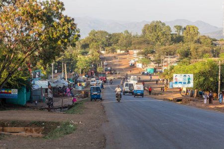 Téléchargez les photos : KONSO, ÉTHIOPIE - 7 FÉVRIER 2020 : Vue d'une rue à Konso, Éthiopie - en image libre de droit