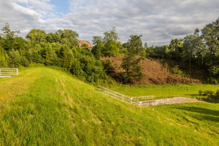 Téléchargez les photos : Barrage du bassin de rétention sur la rivière Cermna, République tchèque - en image libre de droit