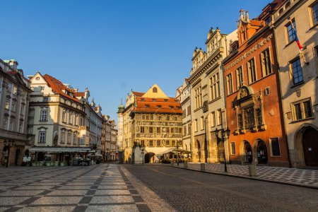 Téléchargez les photos : PRAGUE, CZECHIE - 16 MAI 2020 : Vue sur la place de la Vieille Ville à Prague, République Tchèque - en image libre de droit