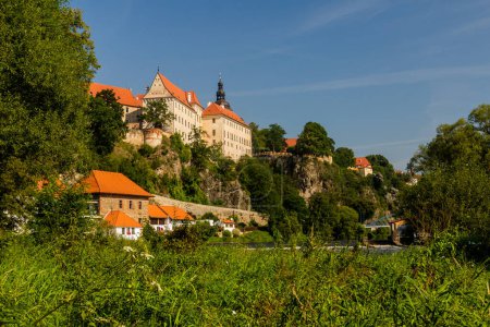 Téléchargez les photos : Vue de la ville de Bechyne, République tchèque - en image libre de droit