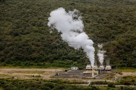 Kleines Geothermie-Kraftwerk im Hell 's Gate Nationalpark, Kenia