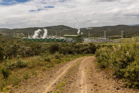 Olkaria V Geothermal Power Station en el Parque Nacional Hell 's Gate, Kenia