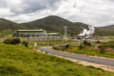 Olkaria V Geothermal Power Station en el Parque Nacional Hell 's Gate, Kenia