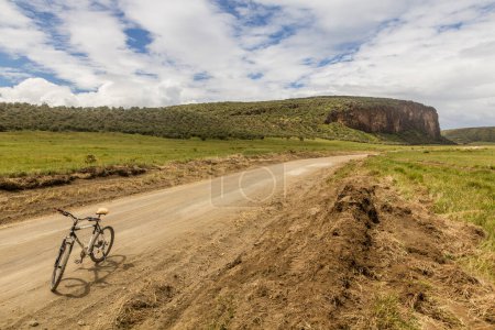 Téléchargez les photos : Vélo dans le parc national Hell's Gate, Kenya - en image libre de droit