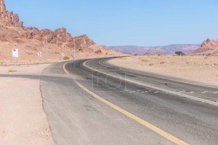 Téléchargez les photos : Route près de Al Faraah, Arabie Saoudite - en image libre de droit
