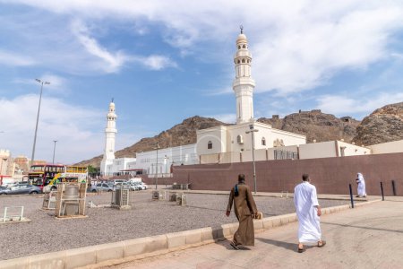 Téléchargez les photos : MEDINA, ARABIE SAOUDITE - 12 NOVEMBRE 2021 : Mosquée Al Khandaq à Médine, Arabie Saoudite - en image libre de droit