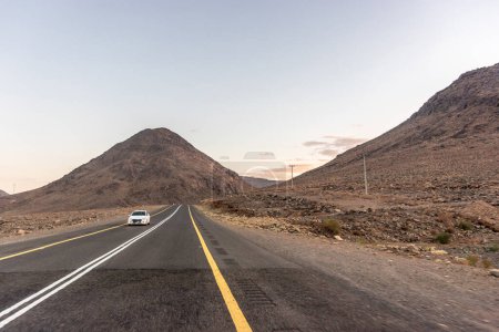 Foto de Road 8900 cerca de Wadi Disah, Arabia Saudita - Imagen libre de derechos