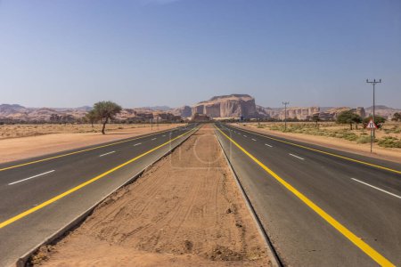 Autobahn bei Al Ula, Saudi-Arabien