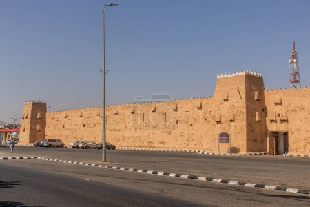 Téléchargez les photos : HA 'IL, ARABIE SAOUDITE - 4 NOVEMBRE 2021 : Mur du palais Qishlah à Ha'il, Arabie Saoudite - en image libre de droit