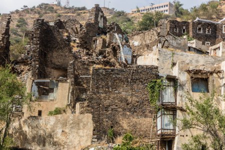 Téléchargez les photos : Ruines de l'ancien village de Rijal Alma, Arabie Saoudite - en image libre de droit