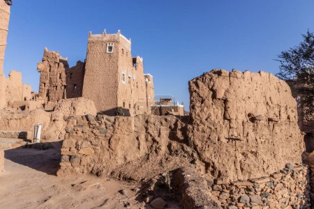 Téléchargez les photos : Maisons traditionnelles en briques de boue à Dhahran al Janub, Arabie Saoudite - en image libre de droit