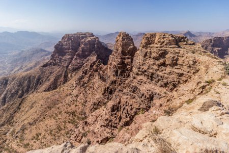 Foto de Paisaje montañoso cerca de Dhahran al Janub, Arabia Saudita - Imagen libre de derechos