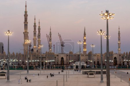 Téléchargez les photos : Mosquée du Prophète dans la région d'Al Haram à Médine, Arabie Saoudite - en image libre de droit