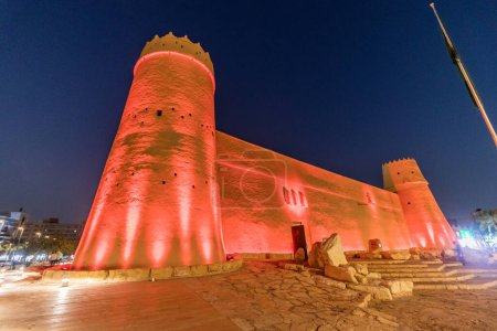 Téléchargez les photos : Vue du soir du fort Masmak à Riyad, en Arabie Saoudite - en image libre de droit