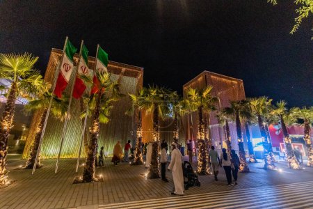 Foto de DUBAI, Emiratos Árabes Unidos - 28 de octubre de 2021: Pabellón de Irán en la Expo 2020 en Dubai, Emiratos Árabes Unidos. - Imagen libre de derechos