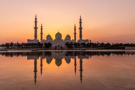 Photo for Evening view of Sheikh Zayed Grand Mosque in Abu Dhabi, United Arab Emirates. - Royalty Free Image