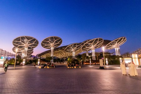 Téléchargez les photos : DUBAI, Émirats arabes unis - 27 OCTOBRE 2021 : Terra The Sustainability Pavilion at Expo 2020 in Dubai, Émirats arabes unis - en image libre de droit