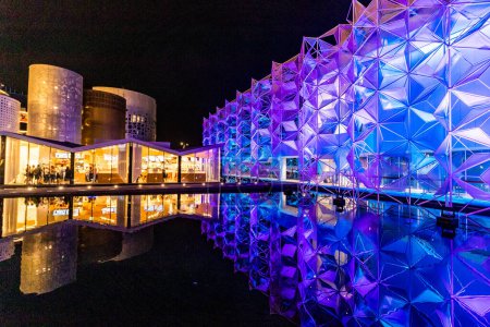 Téléchargez les photos : DUBAI, Émirats arabes unis - 30 OCTOBRE 2021 : Pavillon du Japon à l'Expo 2020 à Dubaï, Émirats arabes unis. - en image libre de droit